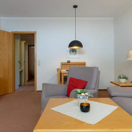 Haus Roseneck 4 *
